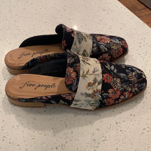 Free People Shoes - Beautiful free people flats